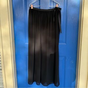 Elegant Black Size 8 Maxi Skirt